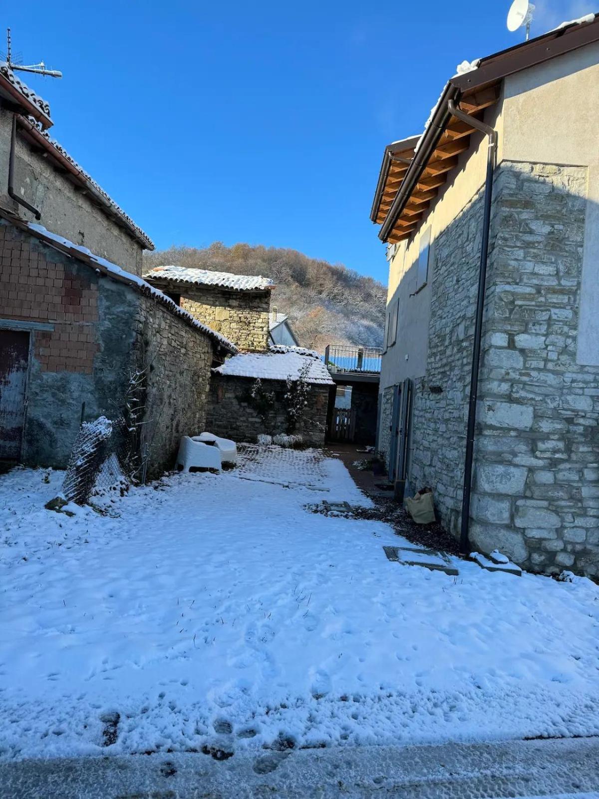 Villa Casa Del Giglio A Cadelmonte à Valle  Extérieur photo