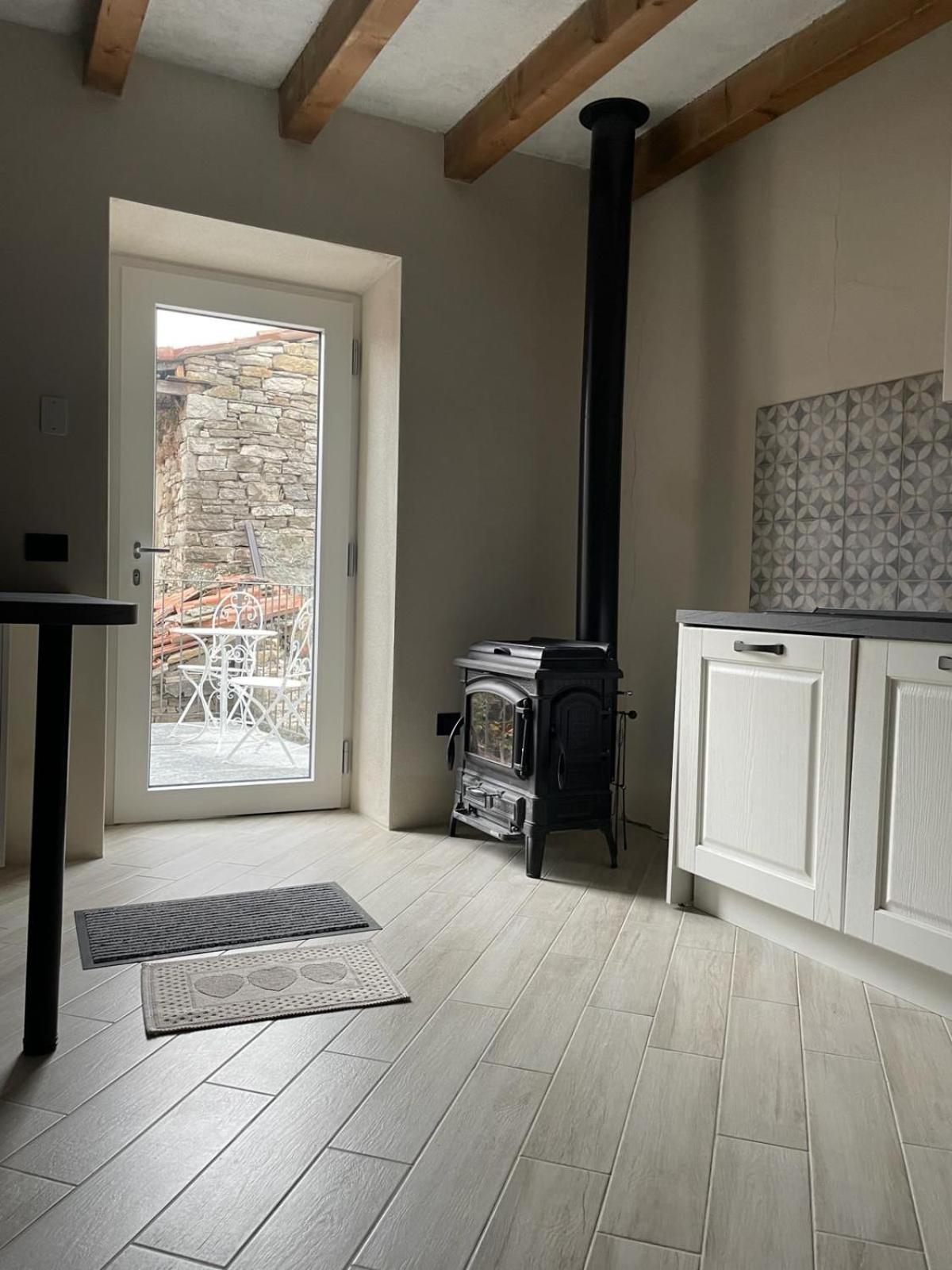 Villa Casa Del Giglio A Cadelmonte à Valle  Extérieur photo